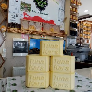 KARS TAZE KAŞARI.. 1,800 ile 2,000 kilogram arası..